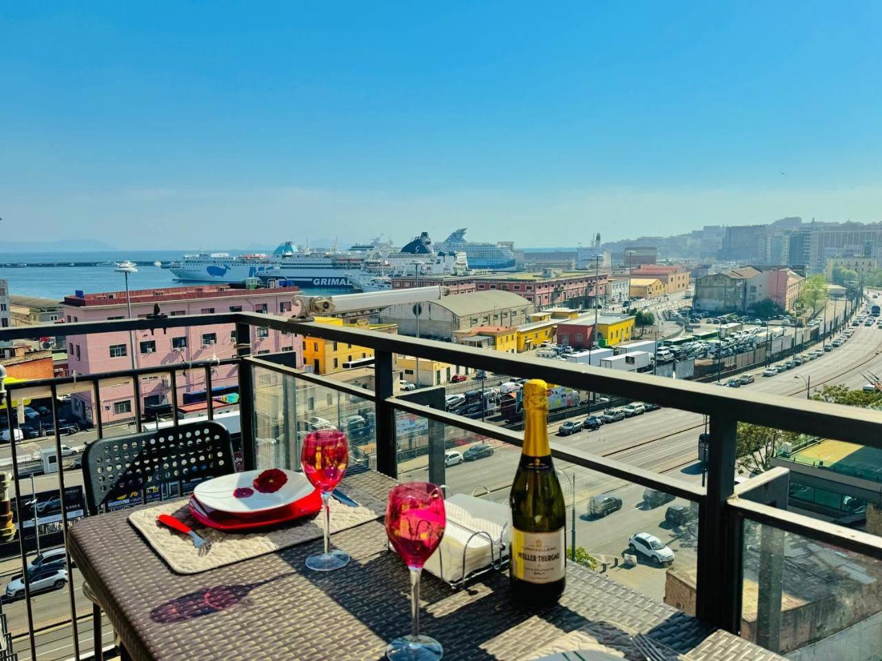 I Tre Castelli Apartment Naples Luaran gambar